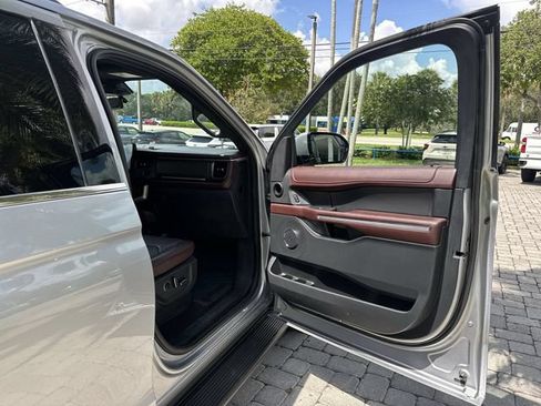 Used 2023 Ford Expedition Max Limited AWD/4WD image 23