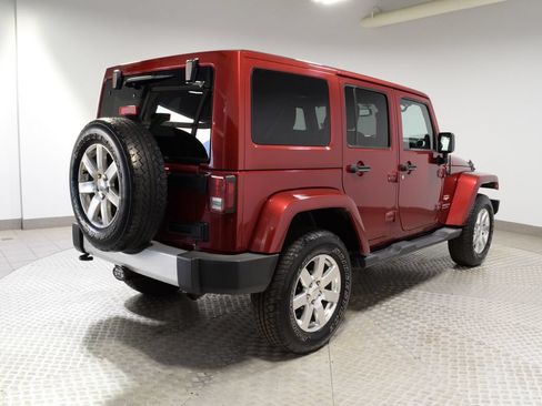Used 2013 Jeep Wrangler Unlimited Sahara w/ Max Tow Pkg AWD/4WD image 8
