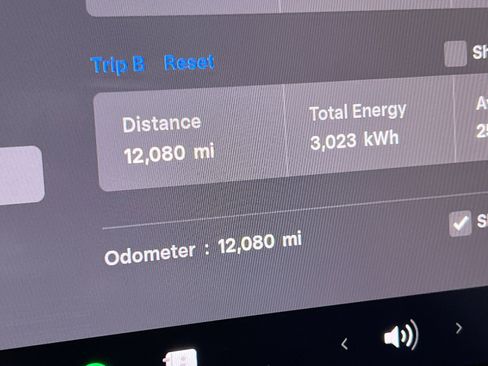 Used 2025 Tesla Model Y Long Range image 29