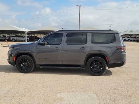 Used 2024 Jeep Wagoneer Series II AWD/4WD image 5