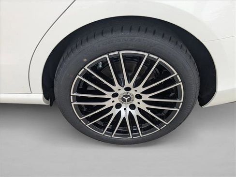 New 2026 Mercedes-Benz C 300 4MATIC Sedan image 9