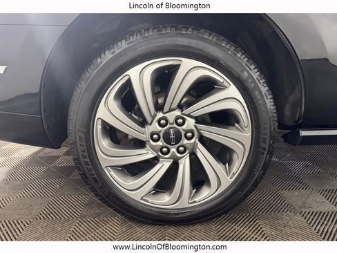 Used 2022 Lincoln Navigator 4WD image 37