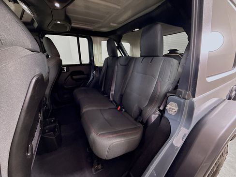 Used 2025 Jeep Wrangler Unlimited Rubicon AWD/4WD image 20