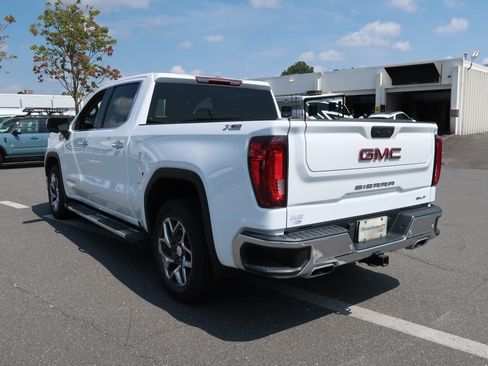 Used 2024 GMC Sierra 1500 SLT w/ SLT Premium Package AWD/4WD image 8