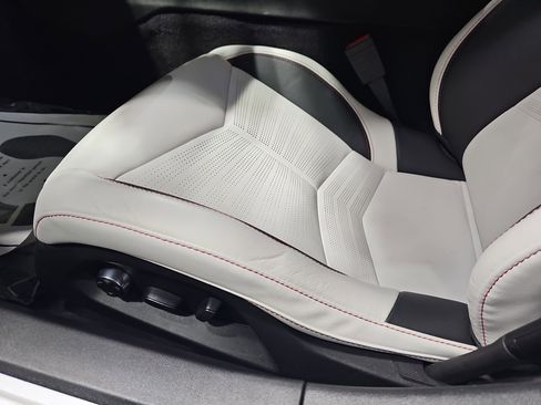 Used 2023 Chevrolet Corvette Stingray Premium Cpe w/ Z51 Performance Package RWD image 30