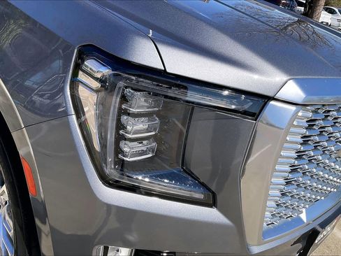 Used 2022 GMC Yukon XL Denali image 26