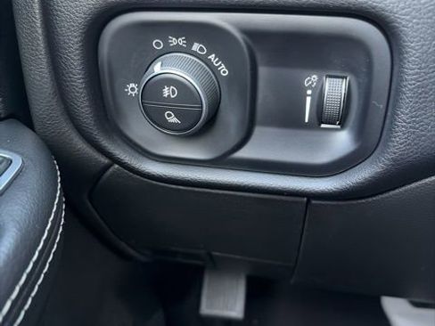 Used 2024 RAM 2500 Big Horn w/ Sport Appearance Package image 32