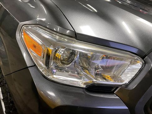 Certified 2020 Toyota Tacoma SR image 25