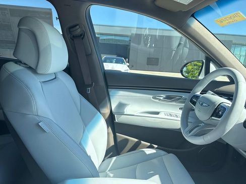New 2026 Genesis GV70 2.5T Advanced AWD/4WD image 14