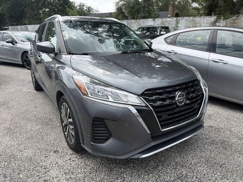 Used 2021 Nissan Kicks SV FWD image 1