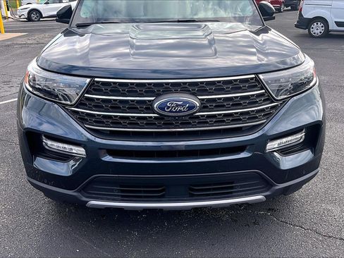 Used 2023 Ford Explorer XLT w/ Equipment Group 202A AWD/4WD image 4
