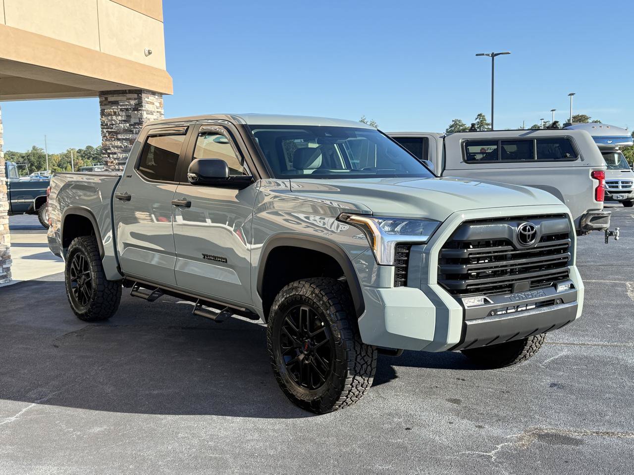 Used 2024 Toyota Tundra SR5 w/ SR5 Convenience Package AWD/4WD image 5