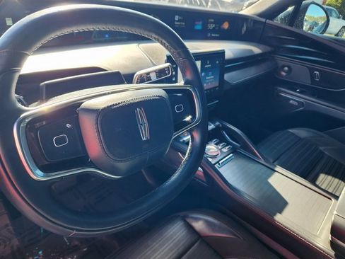 Used 2024 Lincoln Nautilus Reserve w/ Equipment Group 202A image 13