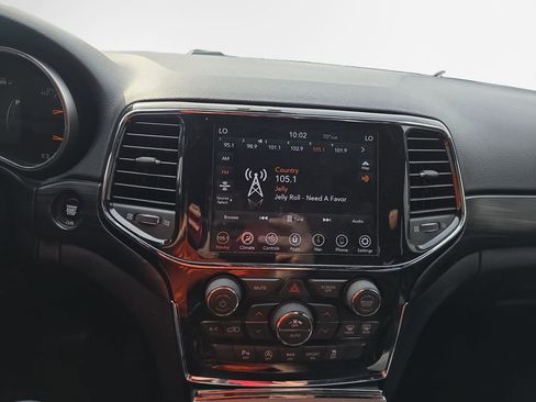 Used 2021 Jeep Grand Cherokee Laredo X AWD/4WD image 22