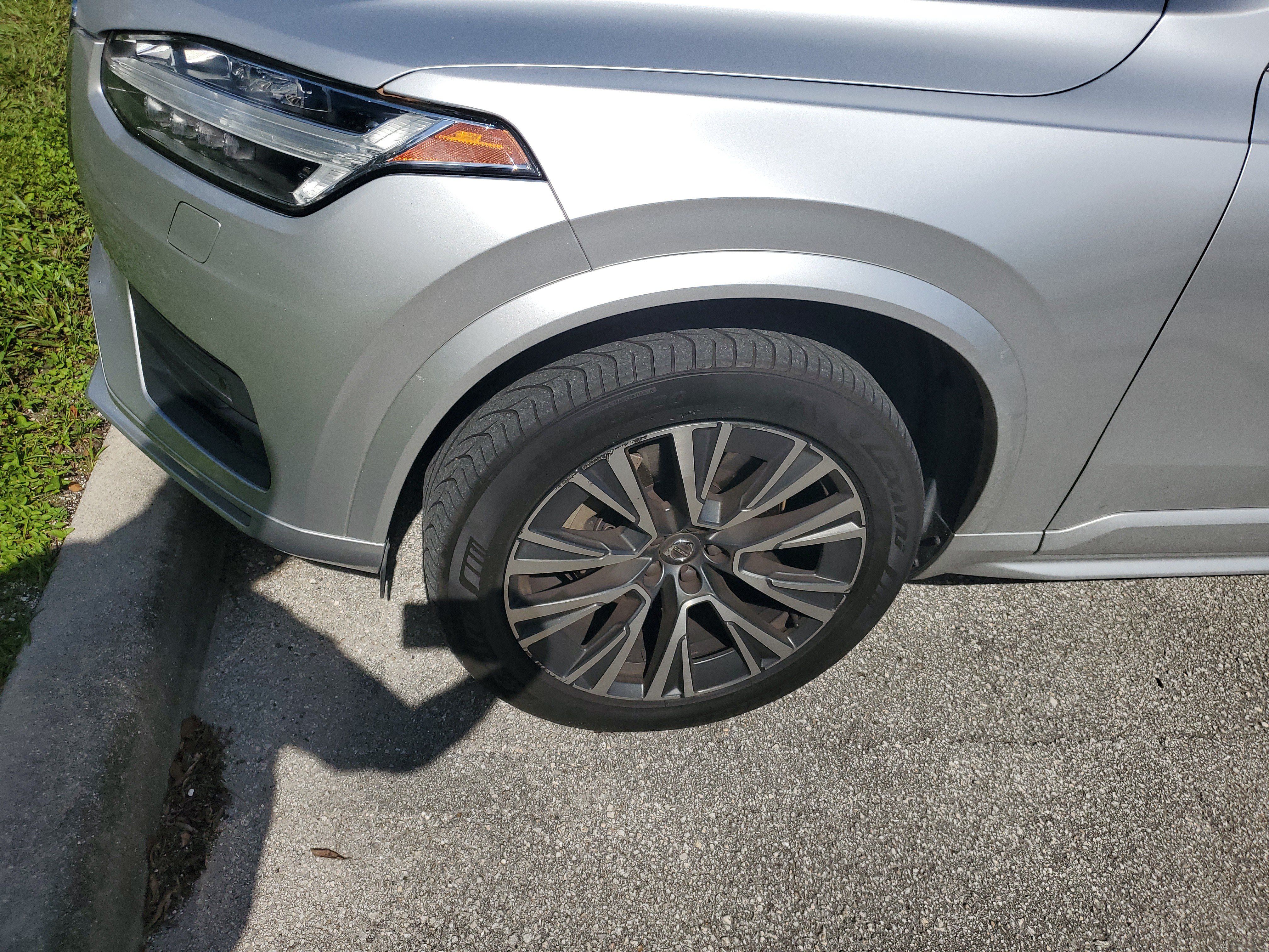 Used 2020 Volvo XC90 T6 Momentum w/ Protection Package Premier AWD/4WD image 5