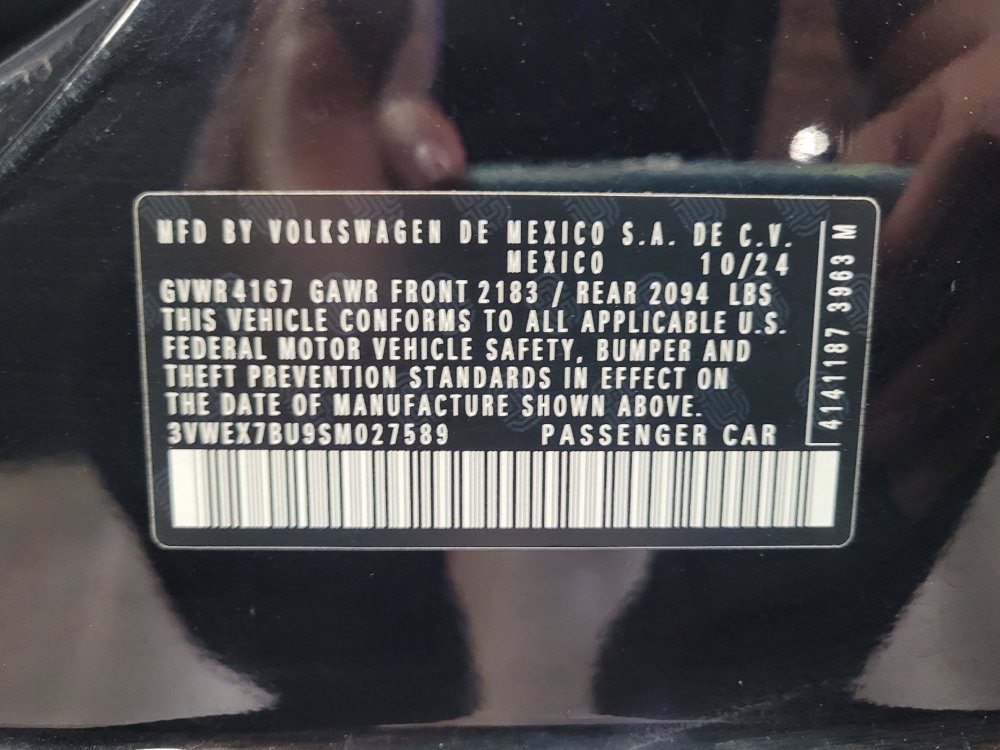 Used 2025 Volkswagen Jetta SE FWD image 33