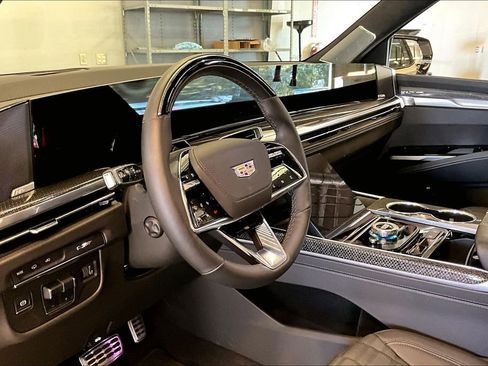 Used 2025 Cadillac Escalade V image 17