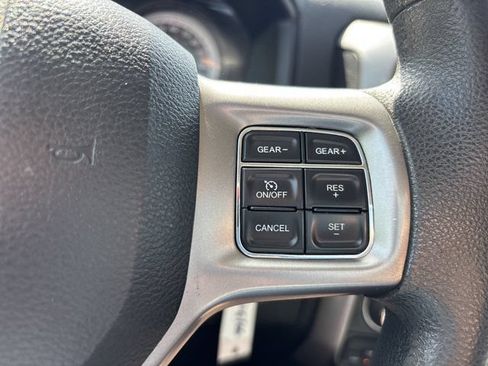 Used 2022 RAM 1500 Classic SLT AWD/4WD image 23