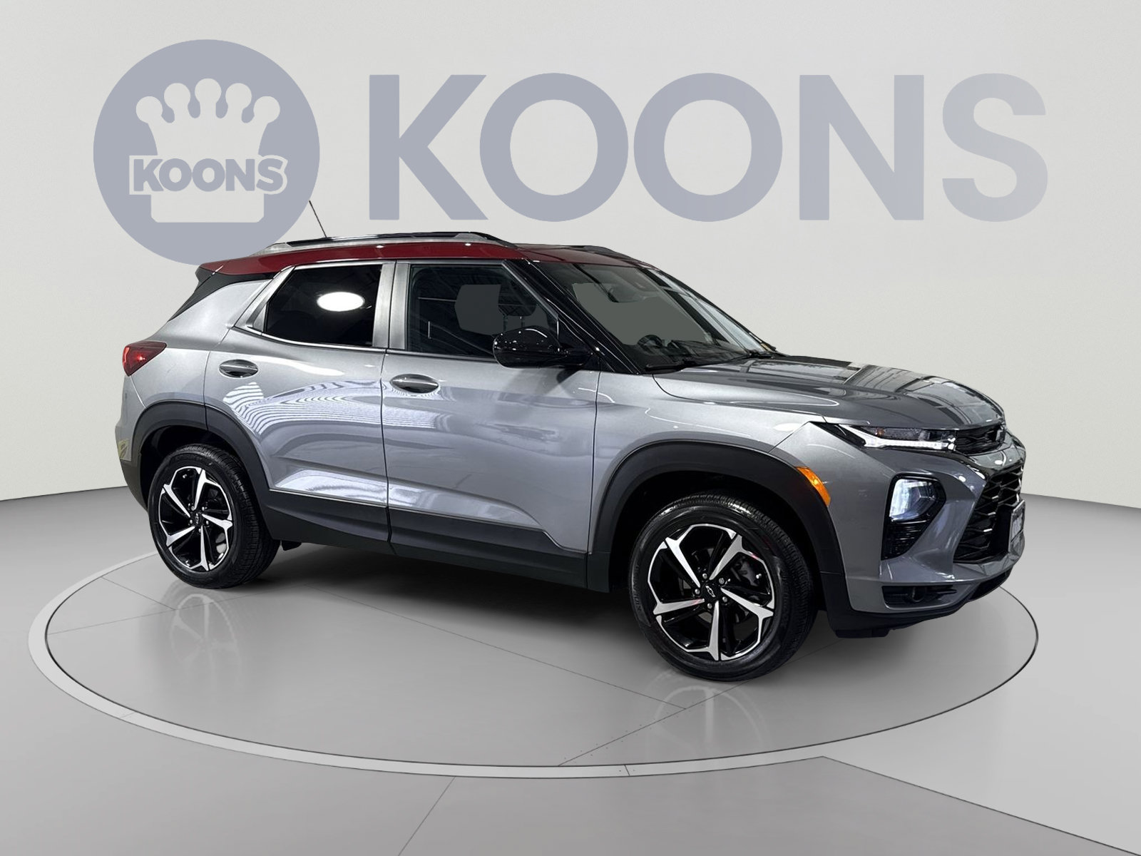 Used 2023 Chevrolet TrailBlazer RS w/ Sun and Liftgate Package AWD/4WD image 2