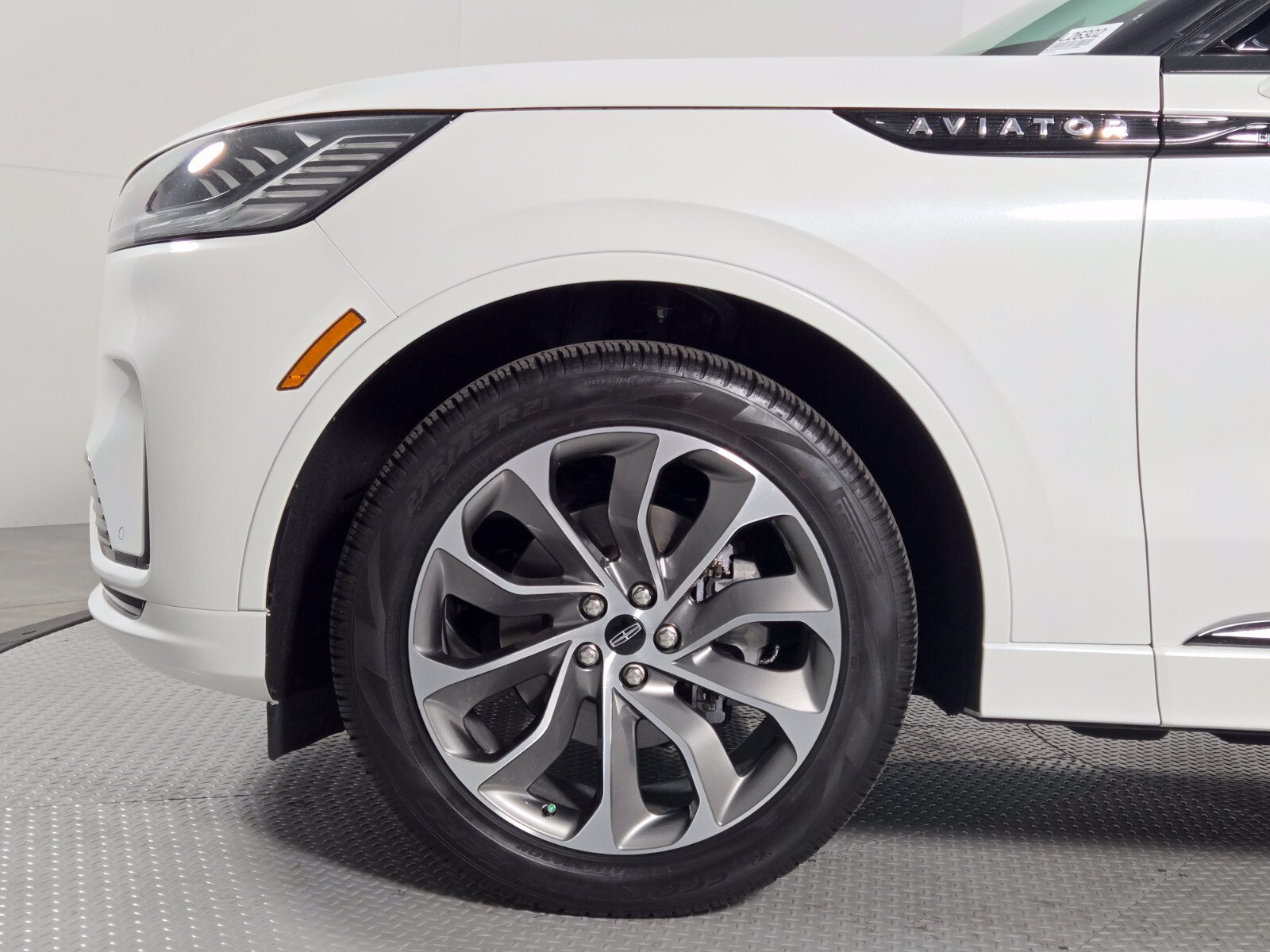 New 2026 Lincoln Aviator AWD w/ Jet Appearance Package image 11