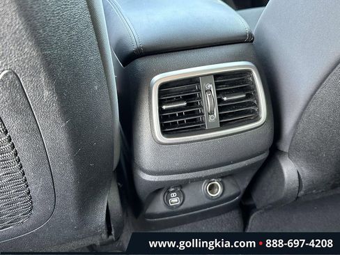 Used 2020 Kia Sorento LX image 12