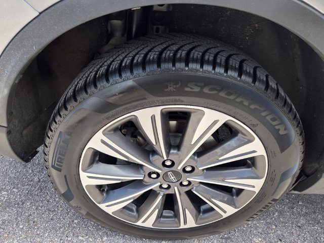 Used 2022 Lincoln Corsair Reserve w/ Equipment Group 201A FWD image 18