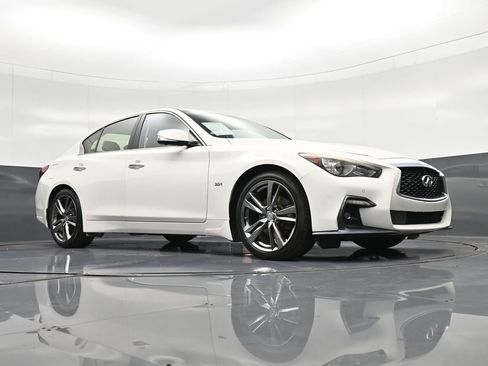 Used 2019 INFINITI Q50 Signature Edition w/ Cargo Package (L96) RWD image 29