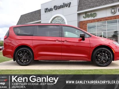 Used 2026 Chrysler Pacifica Limited w/ S Appearance Package