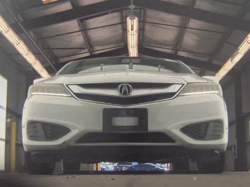 Used 2016 Acura ILX image 3