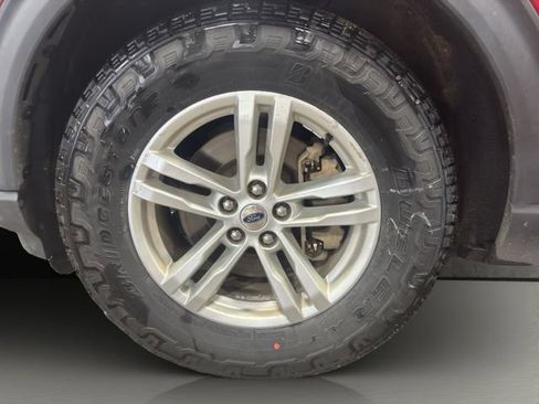 Used 2021 Ford Explorer XLT w/ Equipment Group 202A AWD/4WD image 14