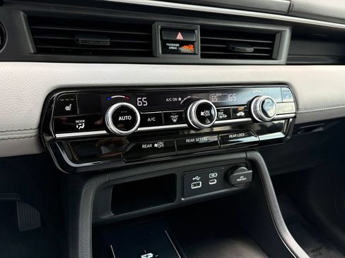 Used 2025 Honda Pilot EX-L image 29