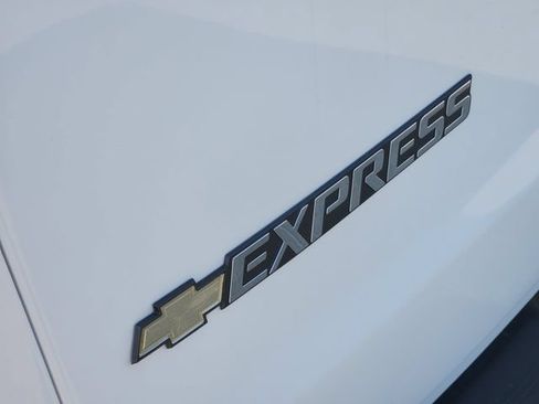 Used 2025 Chevrolet Express 2500 w/ Driver Convenience Package RWD image 10