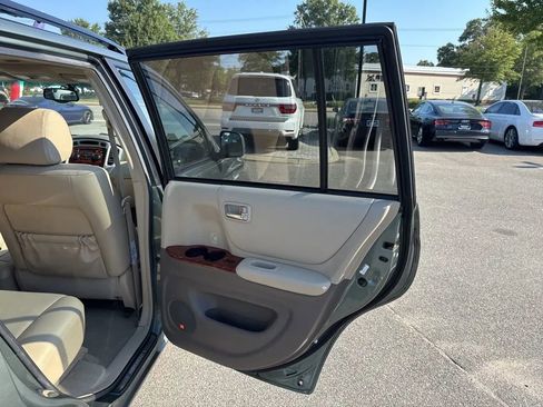 Used 2005 Toyota Highlander Limited image 17