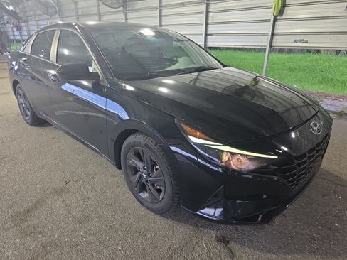 Used 2021 Hyundai Elantra SEL FWD image 4