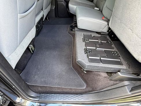 Used 2018 RAM 1500 Big Horn AWD/4WD image 25