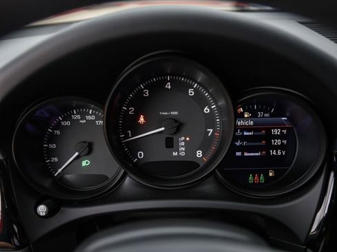 Certified 2025 Porsche Macan AWD/4WD image 17