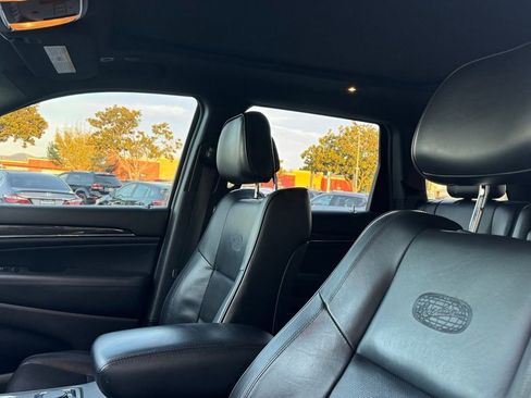 Used 2018 Jeep Grand Cherokee Overland AWD/4WD image 13