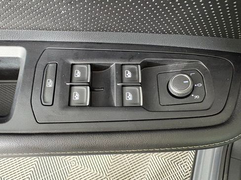 Used 2024 Volkswagen Atlas Cross Sport SE image 14