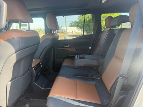 Used 2024 Lexus GX 550 w/ Accessory Package (2T) image 13