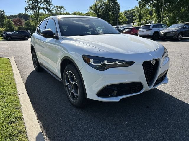 New 2026 Alfa Romeo Stelvio Sprint w/ Convenience Package AWD/4WD image 2