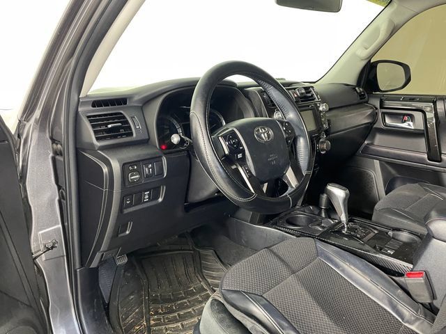 Used 2018 Toyota 4Runner TRD Off-Road AWD/4WD image 3