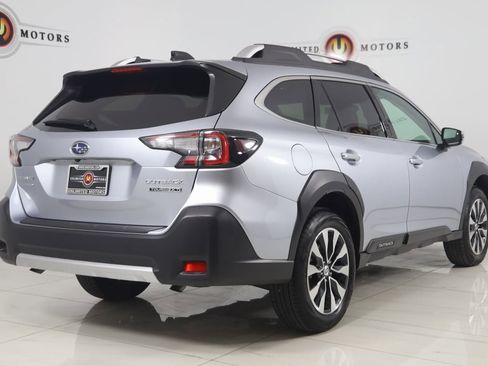 Used 2025 Subaru Outback Touring XT image 3