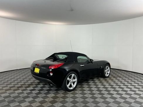 Used 2006 Pontiac Solstice Convertible w/ Premium Package RWD image 6