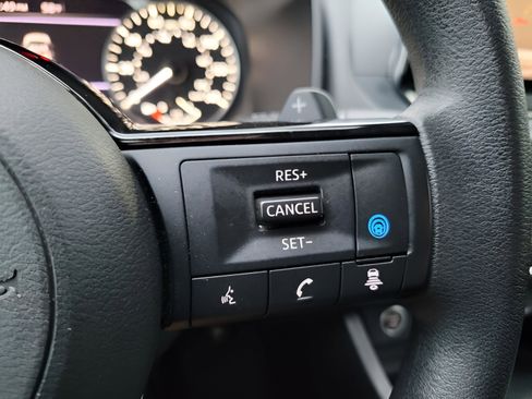 Used 2023 Nissan Rogue SV image 19