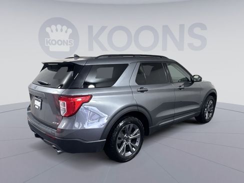 Used 2022 Ford Explorer XLT w/ Equipment Group 202A image 7