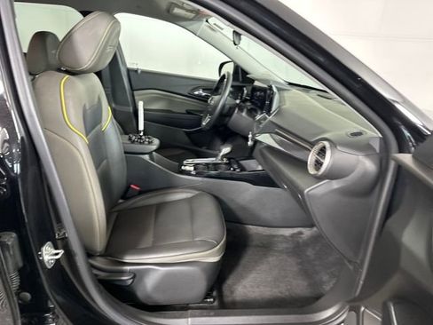 Used 2025 Chevrolet Trax ACTIV w/ Driver Confidence Package image 34