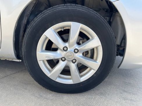 Used 2014 Nissan Versa SV w/ Convenience Package FWD image 27