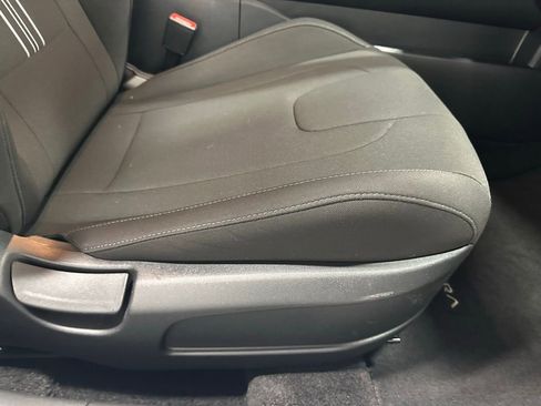 Used 2025 Hyundai Elantra Sport image 50