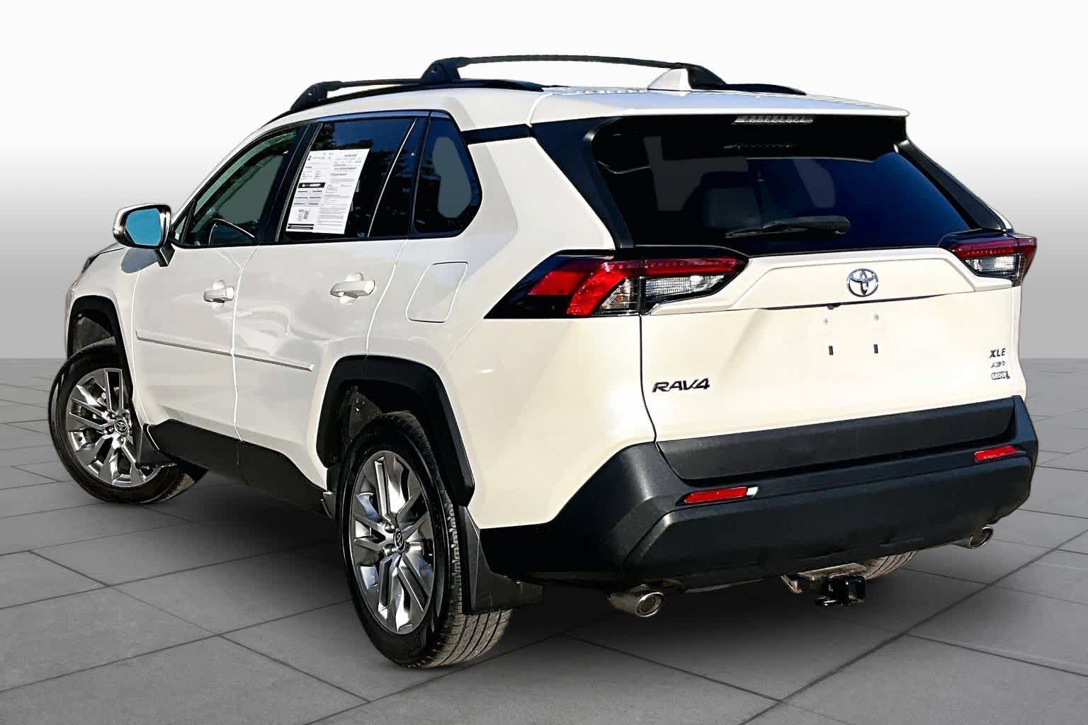 Certified 2022 Toyota RAV4 XLE Premium AWD/4WD image 12