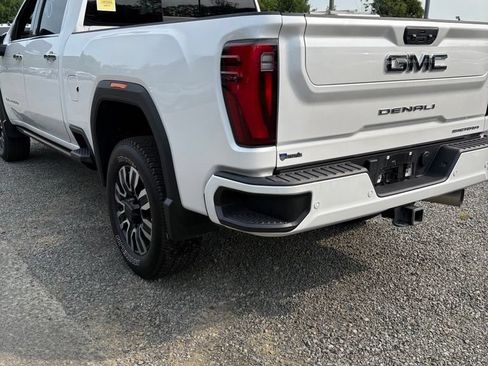 Used 2024 GMC Sierra 3500 Denali Ultimate AWD/4WD image 5